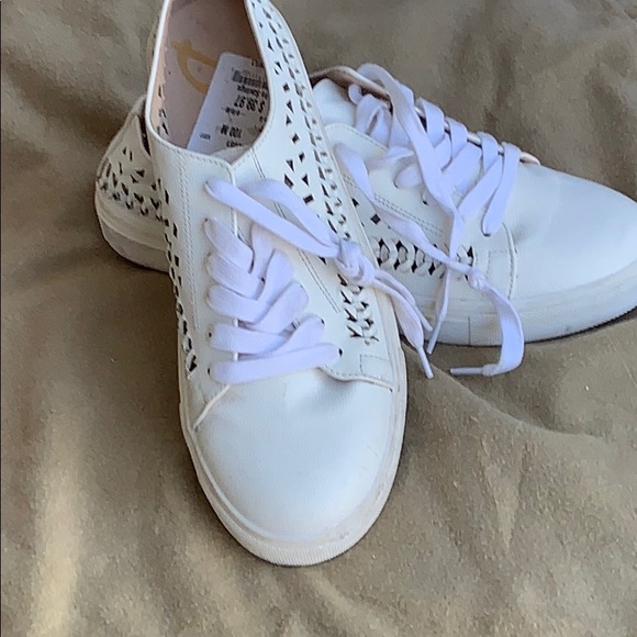 Sneakers - Picture 1 of 5